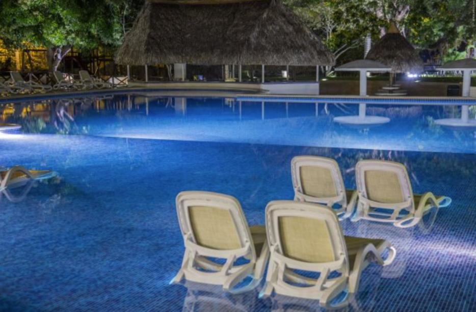 Private Family Room In Coronado Luxury Club & Suites Playa Coronado Esterno foto