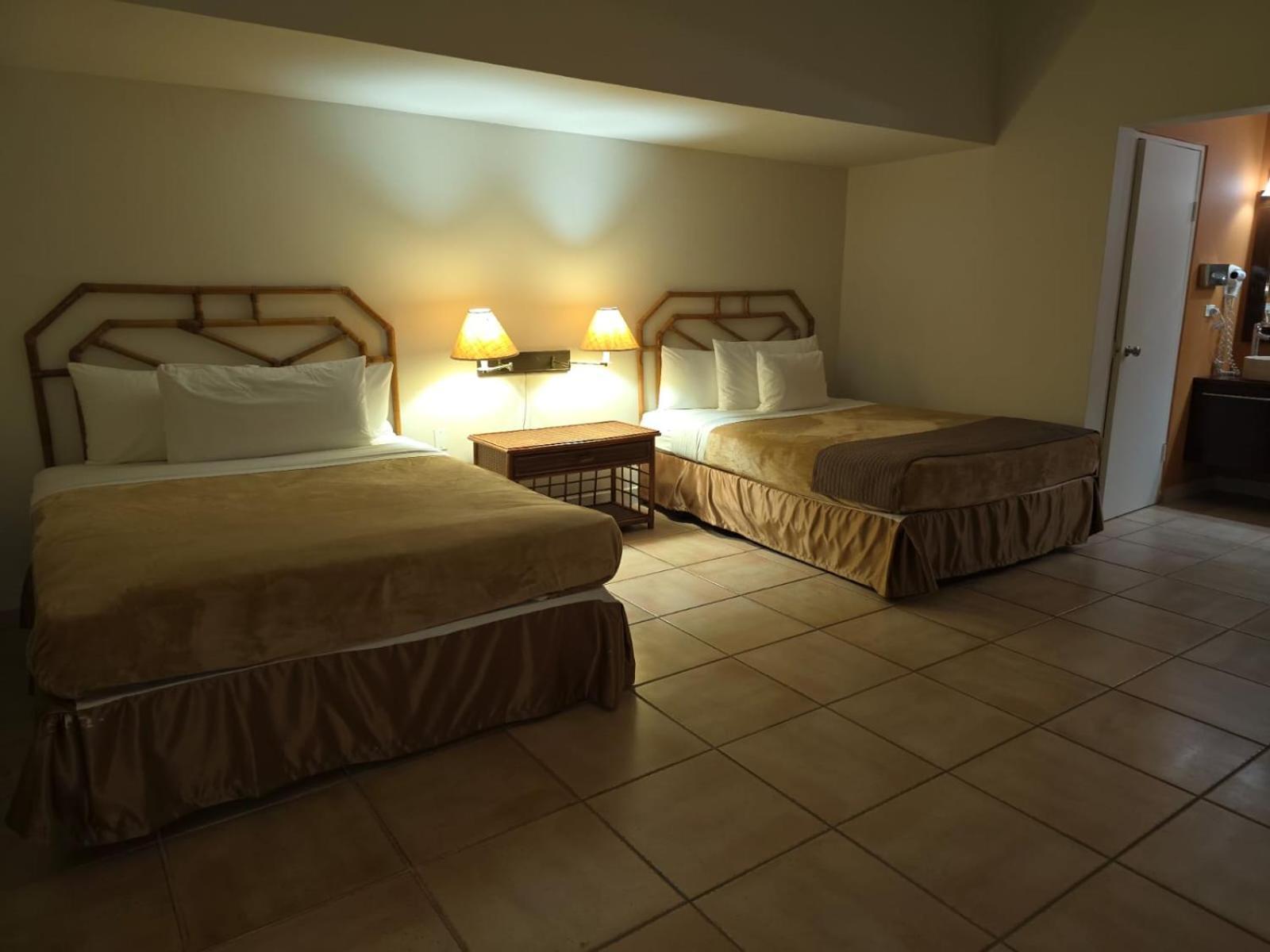 Private Family Room In Coronado Luxury Club & Suites Playa Coronado Esterno foto